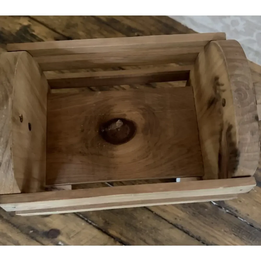 Vintage Handmade Reindeer Planter /Magazine Holder Wood Christmas Crate 3726/C